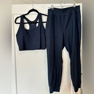 Old Navy Active Cloud Plus Set Longline Bra and Joggers  Size L